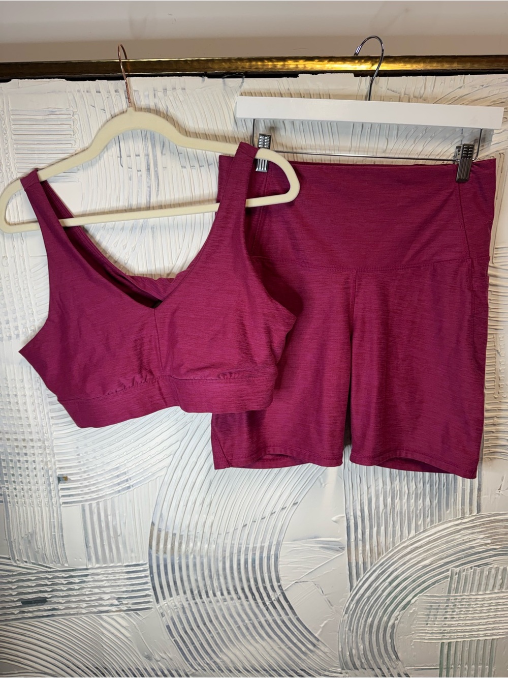 all in motion Berry V-Neck Sports Bra XL & High-Waist Shorts size L Bundle